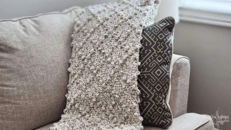 10 Easy Bernat Blanket Yarn Patterns You’ll love