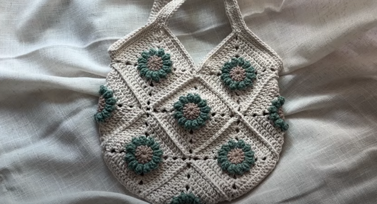 How to Crochet a Stylish Granny Square Handbag