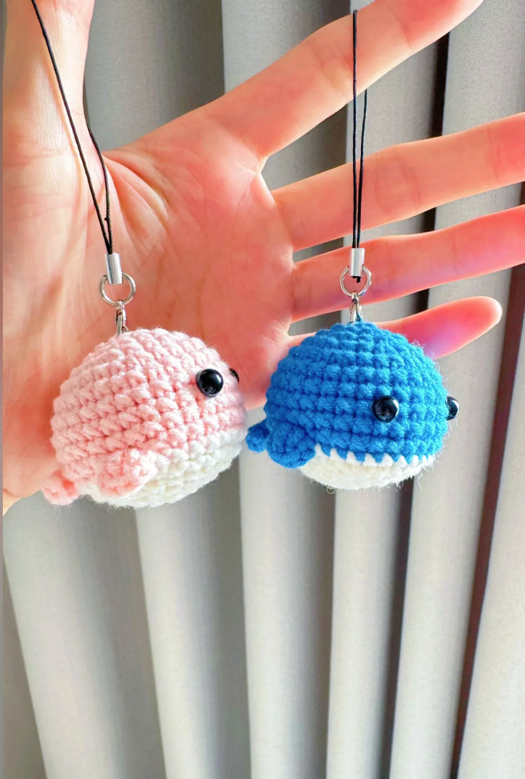 How to Crochet a Mini Whale Pendant