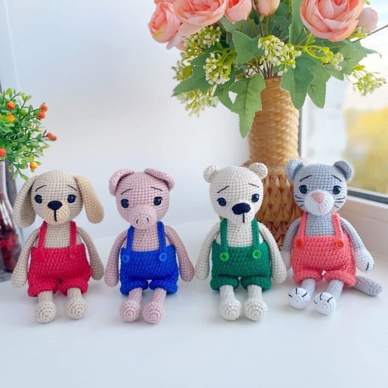 Baby Amigurumi Animals in Crochet Shorts