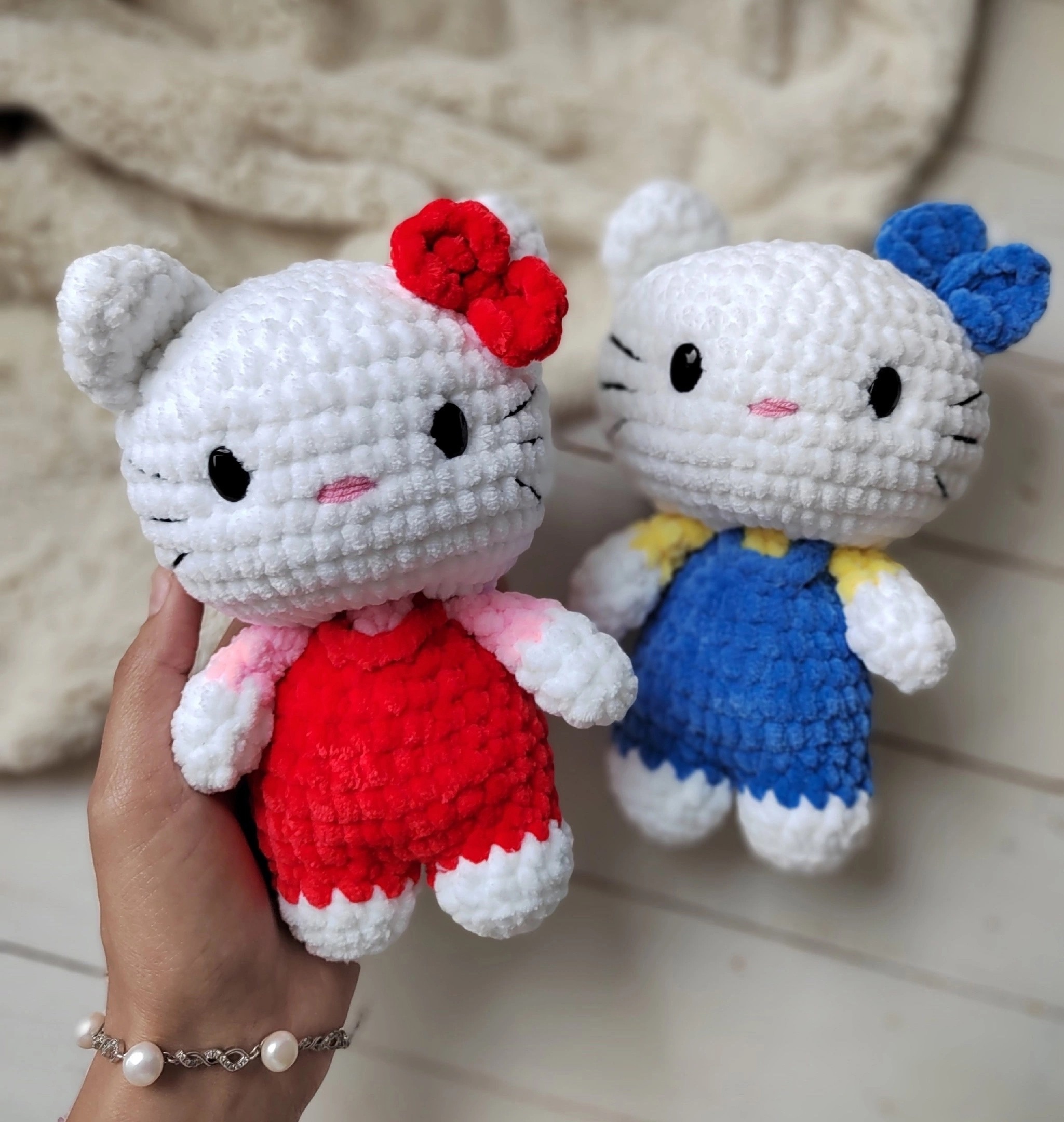 Craft Your Own Cute Amigurumi Doll: Easy Pattern!