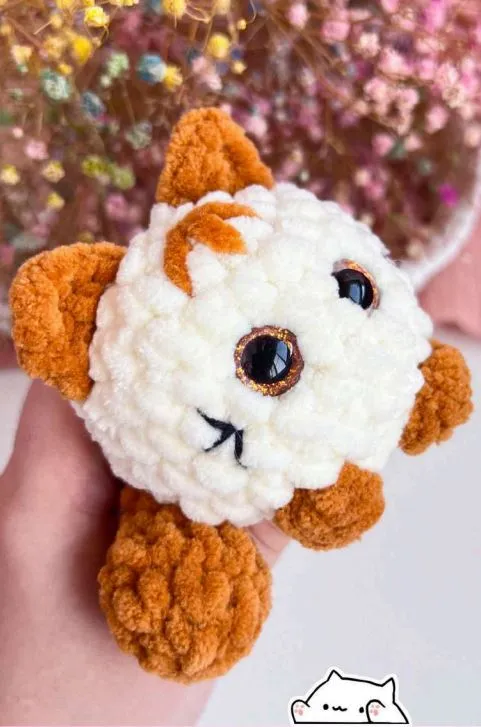Crochet Your Own Roundy Cat: Free Pattern!
