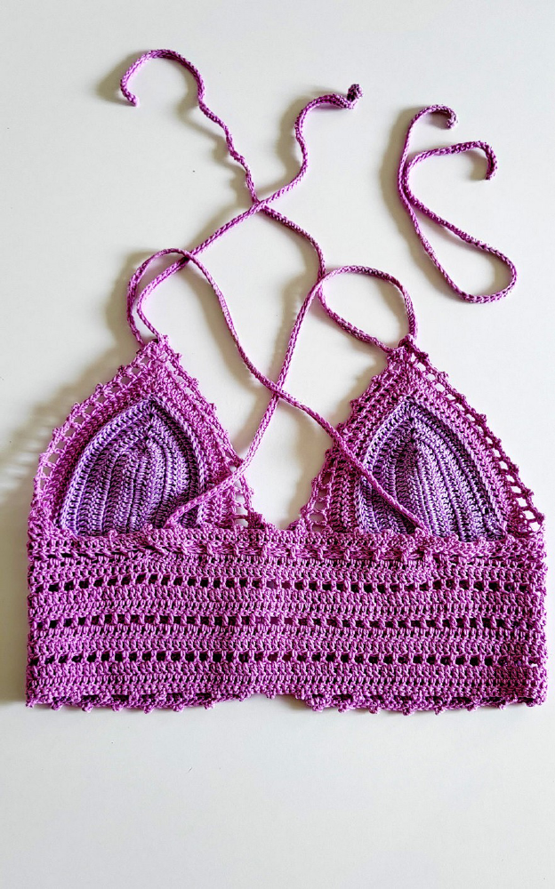 Illustration of crocheted bra pads