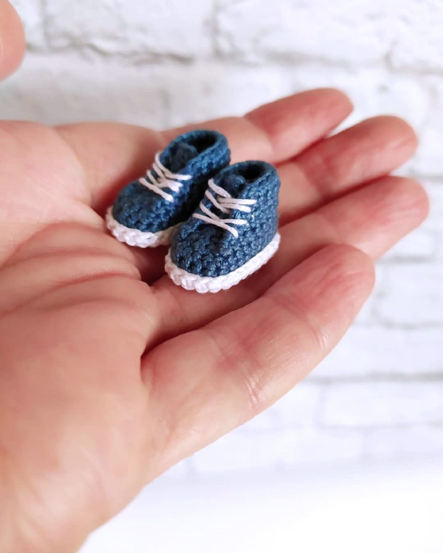 Crochet Adorable Miniature Sneakers: Free Pattern!