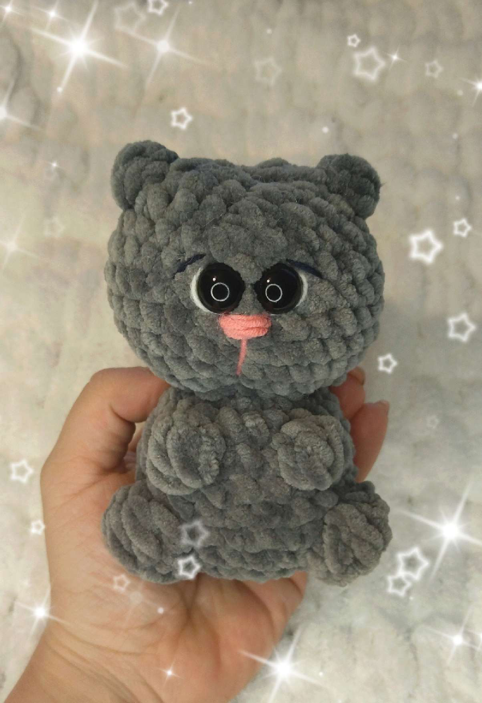 Crochet Adorable Mini-Kitten: Free Pattern!