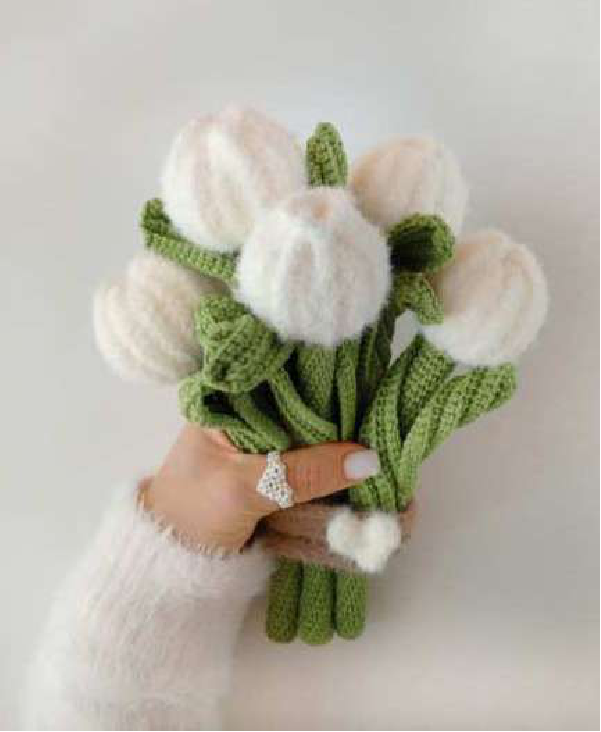 Crochet Fiesta Tulips: Free Pattern Inside!