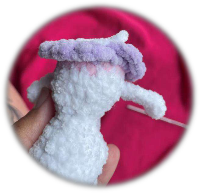 Example of a two-colored skirt on an Igogoshka crochet horse