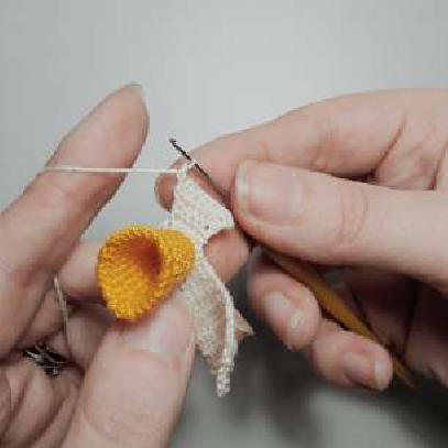 Staggered petal arrangement