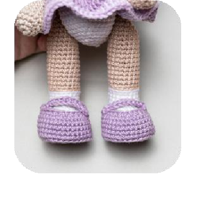 Finished crochet shoe with strap