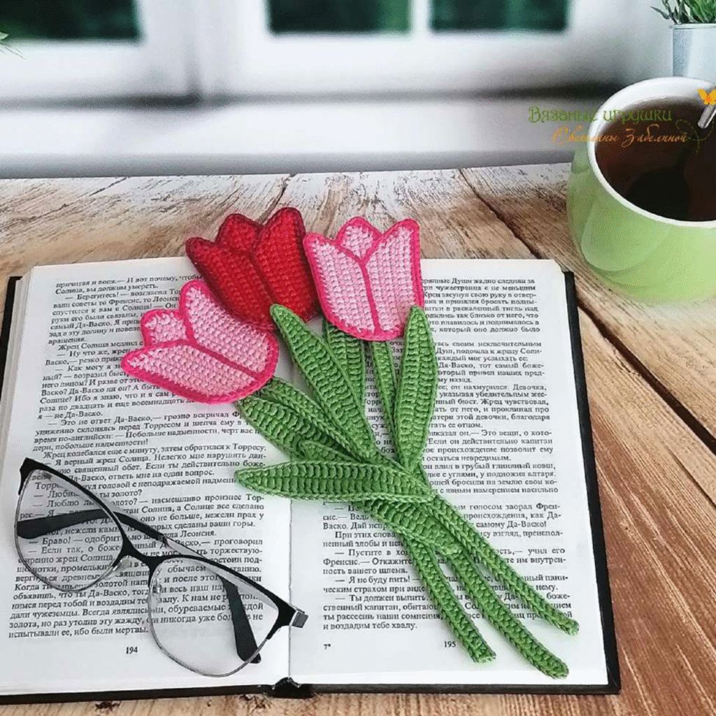 Crochet a Tulip Bookmark: Free Pattern