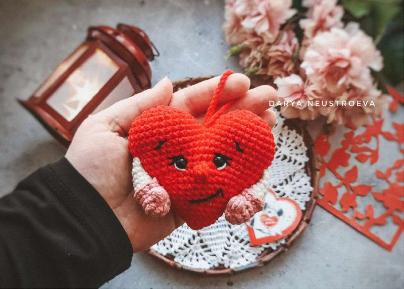 Craft Your Adorable Valentine Heart Amigurumi!