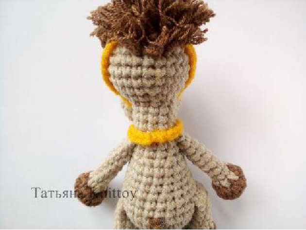 Bow on girl pony's head