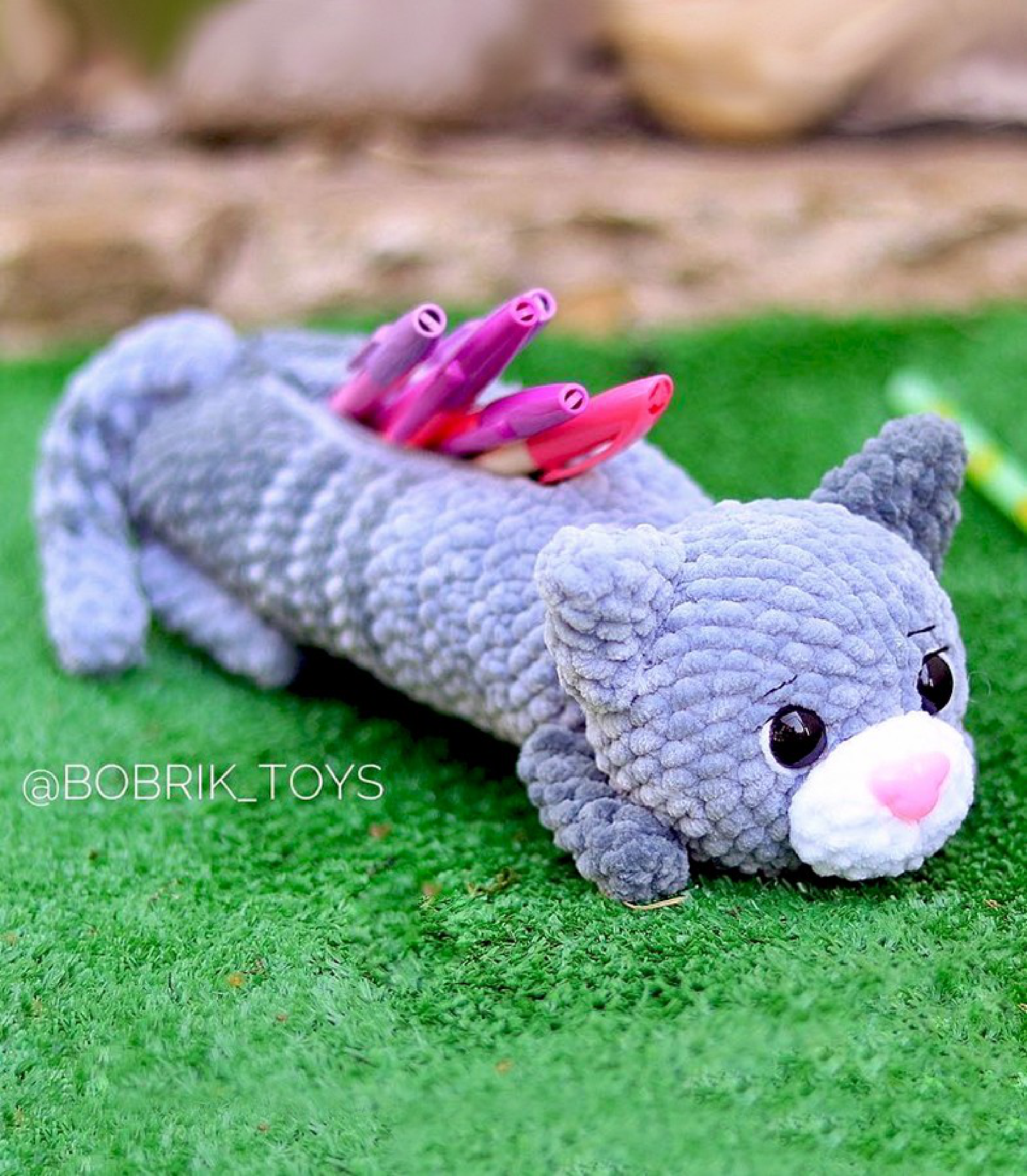 Hook Your Own Adorable Cat Pencil Case!