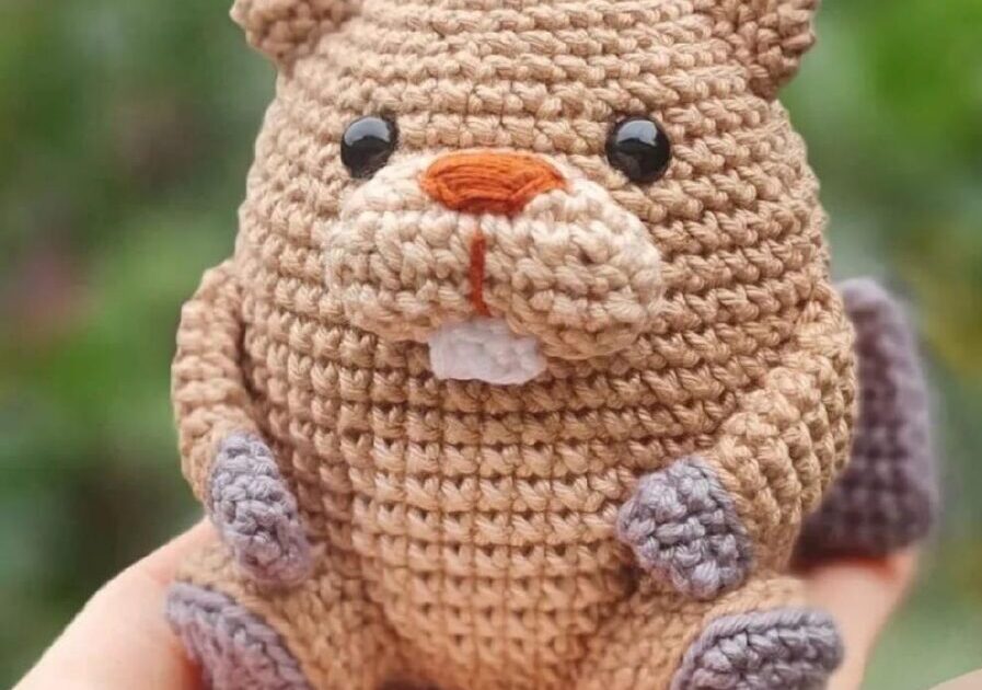 Crochet Nestor The Beaver: Free Pattern!